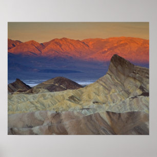 Ochtend eerste licht op Zabriskie Point en Poster