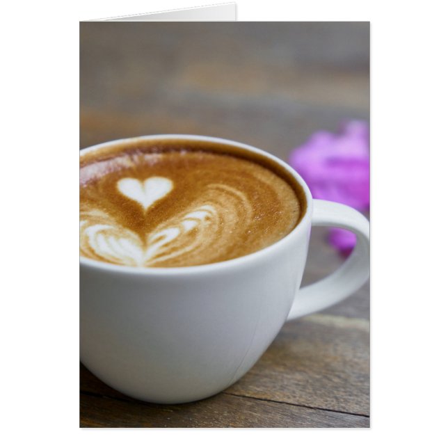Ochtendbeker Latte met hartvormig schuim (Voorkant)