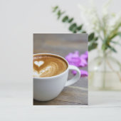 Ochtendbeker Latte met hartvormig schuim Briefkaart (Staand voorkant)