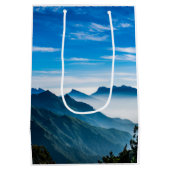 Ochtendbergen Mist Landschap Medium Cadeauzakje (Achterkant)