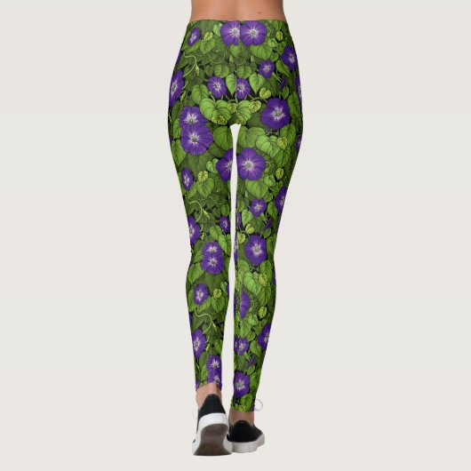 Ochtendglorie in paarse en groene leggings (Achterkant)