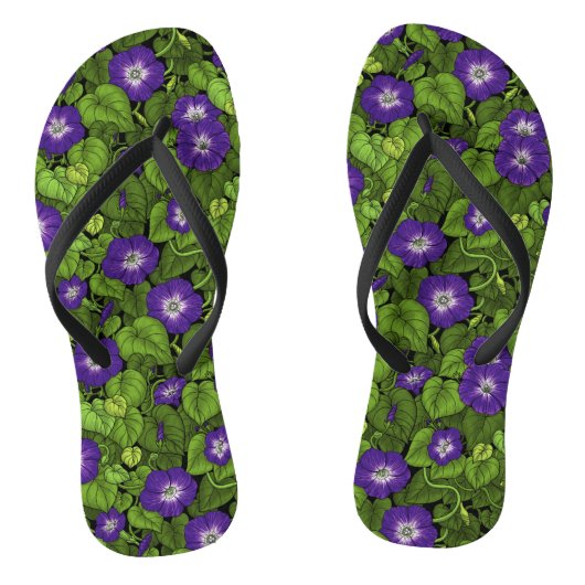 Ochtendglorie in paarse en groene teenslippers (Voetbed)