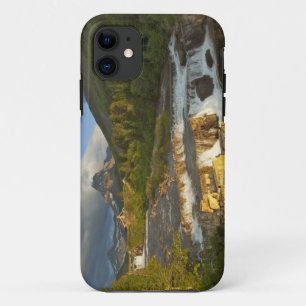Ochtendlicht begroet Swiftcurrent Falls in de iPhone 11 Hoesje