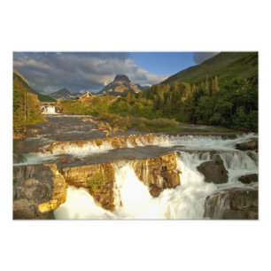 Ochtendlicht begroet Swiftcurrent Falls in de Foto Afdruk