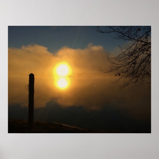Ochtendlicht over stilstaand water poster (Voorkant)