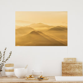 Ochtendmist heuvels lagen zonsopgang poster