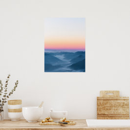 Ochtendnevel en magische lucht vóór zonsopgang poster