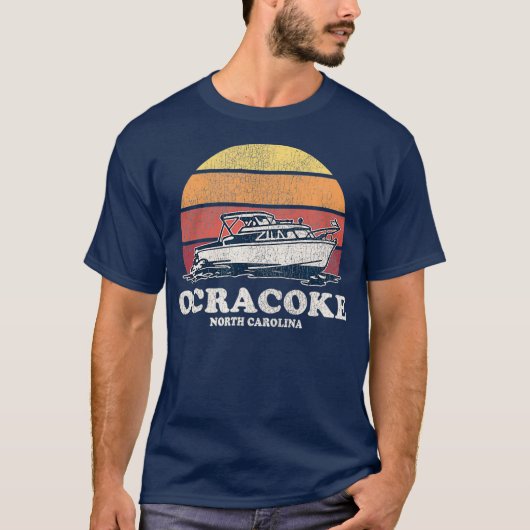 Ocracoke NC  Boating 70 s Retro Boat T-shirt (Voorkant)