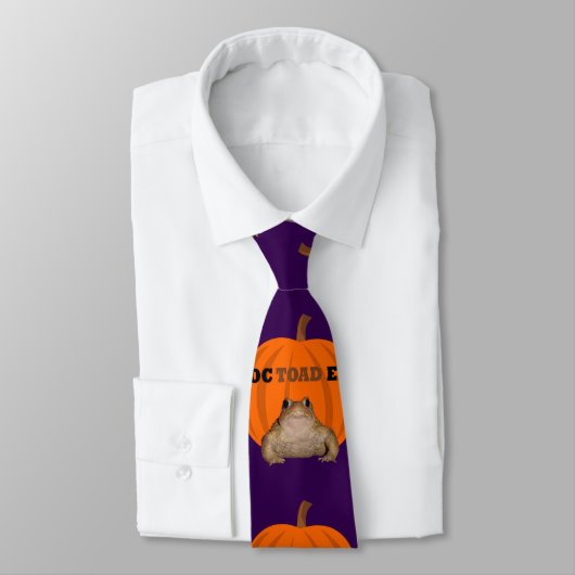 Octoader Halloween-spreekwoord met pad-vakantiespr Stropdas (Gebonden)