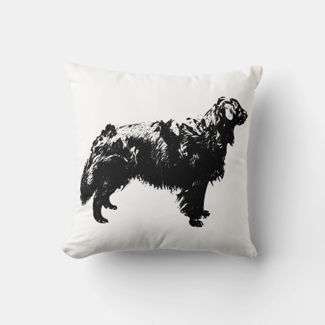 October Hearth Sentinel Kussen (Voorkant)