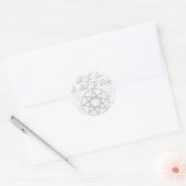 Octogram, zoals je zingt, dus zal je ook nog eens  ronde sticker (Envelop)