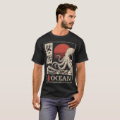 Octopus Deep Ocean Japanse Rode Zon Marine Art T-shirt (Voorkant volledig)