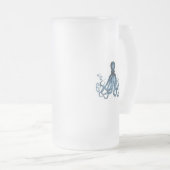 Octopus kraken nautische kuststrook: blauw matglas bierpul (Voorkant rechts)