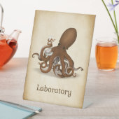 Octopus met Chemistry Flask Science Laboratory Reclamebord Met Voetstuk (Insitu)