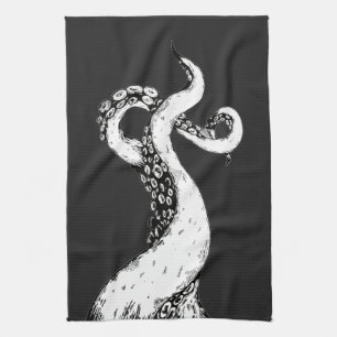 octopusarmen op zwarte theedoek