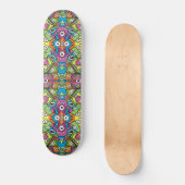Odd glimlachende ritters in een wit patroonontwerp persoonlijk skateboard (Voorkant)