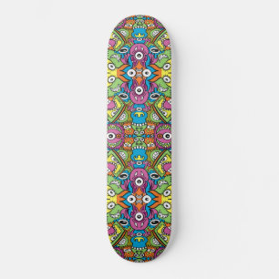 Odd glimlachende ritters in een wit patroonontwerp persoonlijk skateboard