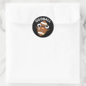 Oddball Funny Football Pun Dark BG Ronde Sticker (Tas)