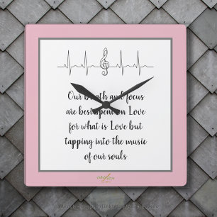 Ode aan Liefde Wandklok door Dichteres Adiela Akoo