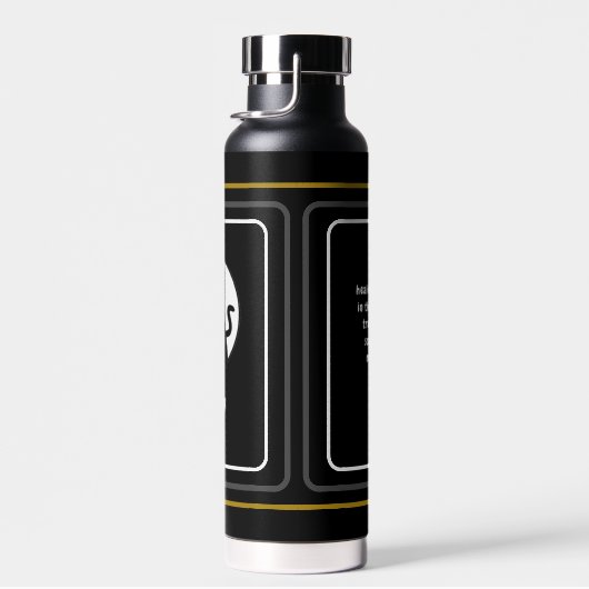 Ode to Love Cat Waterfles van Adiela Akoo (Rechts)