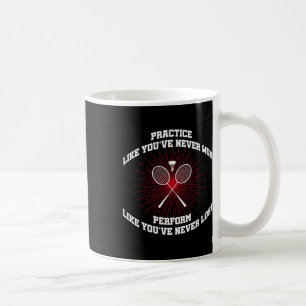 Oefen alsof je nog nooit badminton retro wint koffiemok