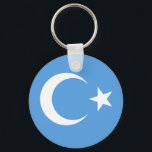 Oeigoer/Oost-Turkestan Vlag Sleutelhanger<br><div class="desc">De Oeigoeren, ook de Oeigoeren, de Oeigoeren of de Oeigoeren, zijn een Turkse etnische groep die afkomstig is uit en cultureel verbonden is met de regio Midden- en Oost-Azië. De Oeigoeren worden erkend als de autochtone Oeigoerse autonome regio Xinjiang in het noordwesten van China. Ze worden beschouwd als een van...</div>