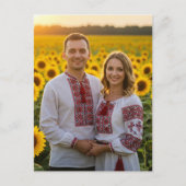 Oekraïens stel houdt van zonnebloemen Briefkaart (Voorkant)
