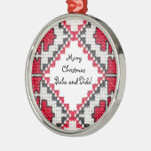 Oekraïense borduurvrouw metalen ornament (Links)