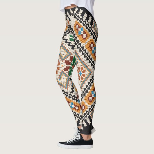 Oekraïense kruissteek: etnisch handgemaakt patroon leggings (Links)