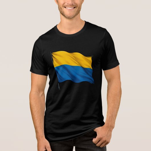 Oekraïense vlag die in de wind wappert.  Tri-Blend shirt (Voorkant)