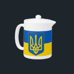 Oekraïense vlaggenTeapot Theepot<br><div class="desc">Voeg een levendige toets van de Oekraïense geest toe aan uw theetijd met onze exclusieve theepot met de vlag van Oekraïne! Deze theepot is vervaardigd met zorgvuldige aandacht voor detail en is meer dan alleen functioneel; het is een viering van het Oekraïense erfgoed en culturele trots. Het gewaagde ontwerp toont...</div>