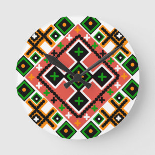 Oekraïense volkskunst geïnspireerd ronde klok