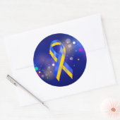 Oekraïne ondersteunt blauw geel bewustmakingslint ronde sticker (Envelop)