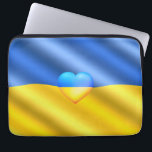Oekraïne - Steun - Vrijheidsprijs - Oekraïense vla Laptop Sleeve<br><div class="desc">Oekraïne - steun - vrijheid,  vrede - Oekraïense vlag - geel blauw hart - samen de slachtoffers van de vrijheid! U kunt ook overbrengen naar meer dan 1000 Zazzle producten! Resize en beweeg of verwijder en voeg elementen/tekst met aanpassingshulpmiddel toe! Ik sta bij Oekraïne!</div>