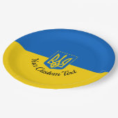 Oekraïnse vlag met wapen en aangepaste tekst papieren bordje (Gekanteld)