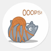 OEPEN! Funny Cute Cat Plays met Yarn Ball Ronde Sticker (Voorkant)