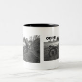 "OEPS!" (GRAPPIG NEP MAN IN NEP MOTORMISHAP) TWEEKLEURIGE KOFFIEMOK (Center)