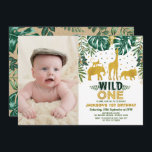 Oerwoud 1e Verjaardag Wild One Safari Animals Part Kaart<br><div class="desc">Grappige uitnodiging voor de 1e verjaardag met een groep schattige safaridieren in faux goud en prachtige tropische bladeren © Blue Bunny Studio</div>