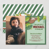 Oerwoud Sloth Birthday Fotouitnodiging Kaart (Voorkant / Achterkant)