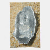Oester Shell in het zand Theedoek (Verticaal)