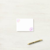 Oesterschelp met parel op wit post-it® notes (Op bureau)