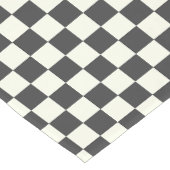Off Black and Off White Checkerboard Korte Tafelloper (Hoek)