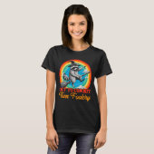 Off To Commit Tom Foolery Raccoon Funny Retro Desi T-shirt (Voorkant volledig)