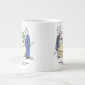 Office Worker wordt door iemand opgemerkt Grote Koffiekop (Voorkant)