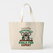 Officially Koala-fied Expert Funny Coffee Pun Grote Tote Bag (Achterkant)