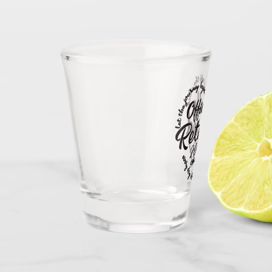 Officieel gepensioneerd 2025 Hart voor Vrouwen Man Shot Glas (Links)