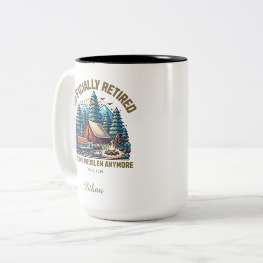 Officieel gepensioneerd, aangepaste naam en datum tweekleurige koffiemok (Voorkant links)