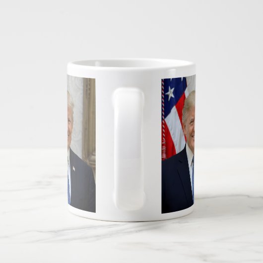 Officieel portret van Donald Trump Grote Koffiekop (Achterkant)