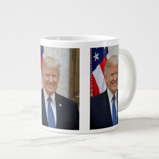 Officieel portret van Donald Trump Grote Koffiekop (Voorkant rechts)
