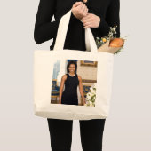 Officieel portret van First Lady Michelle Obama Grote Tote Bag (Voorkant (product))